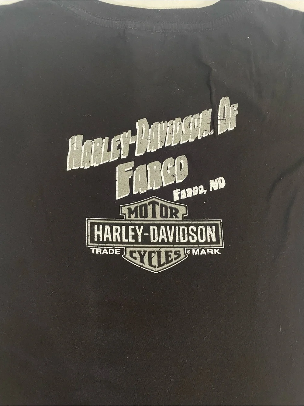 Harley-Davidson Black Short Sleeve Tee with Skull & Red Roses Fargo ND Size M